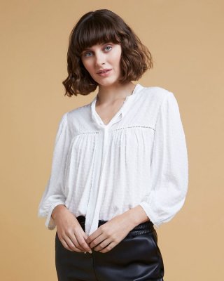 Gallery Bijou Dobby Blouse Gallery Bijou Dobby Blouse
