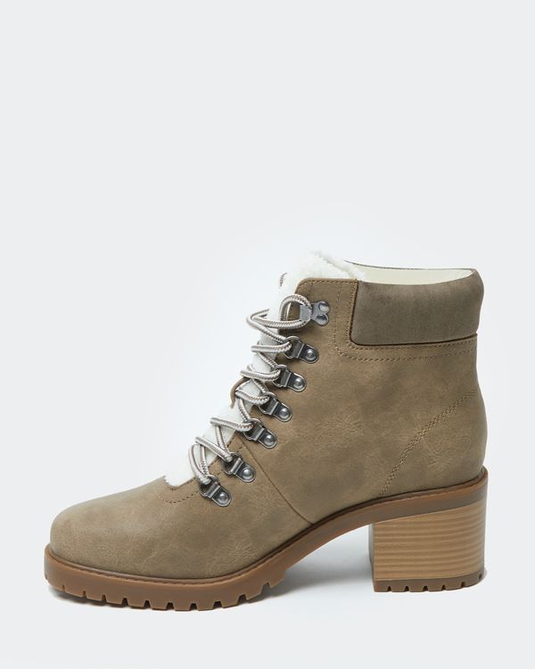 Sherpa Heel Hiking Boot