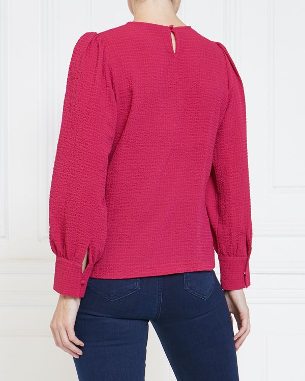 Gallery Crinkle Top