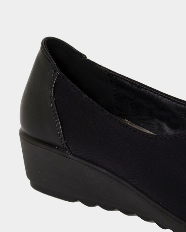 Stretch Wedge Shoes