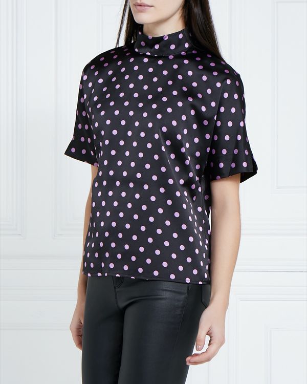 Gallery Amazon Spot Top