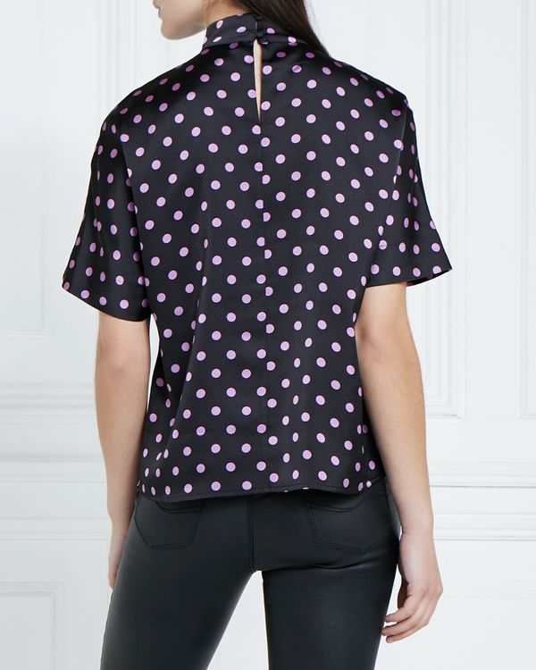 Gallery Amazon Spot Top